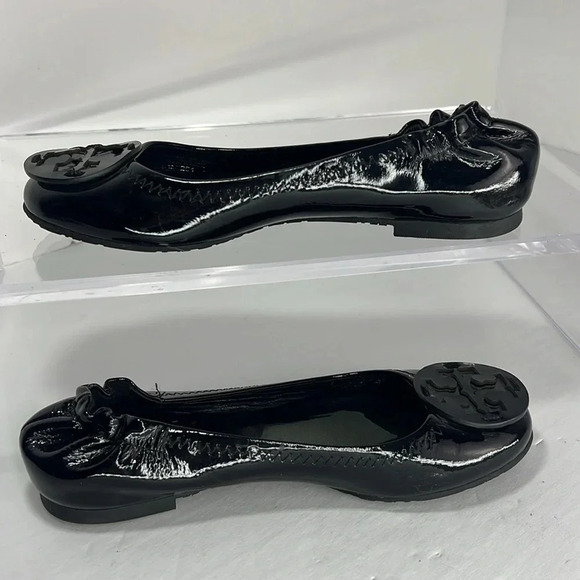 Tory Burch Reva Patent Leather Black Ballet Flats  Applique Logo Round Toe Sz 4 - Picture 3 of 14